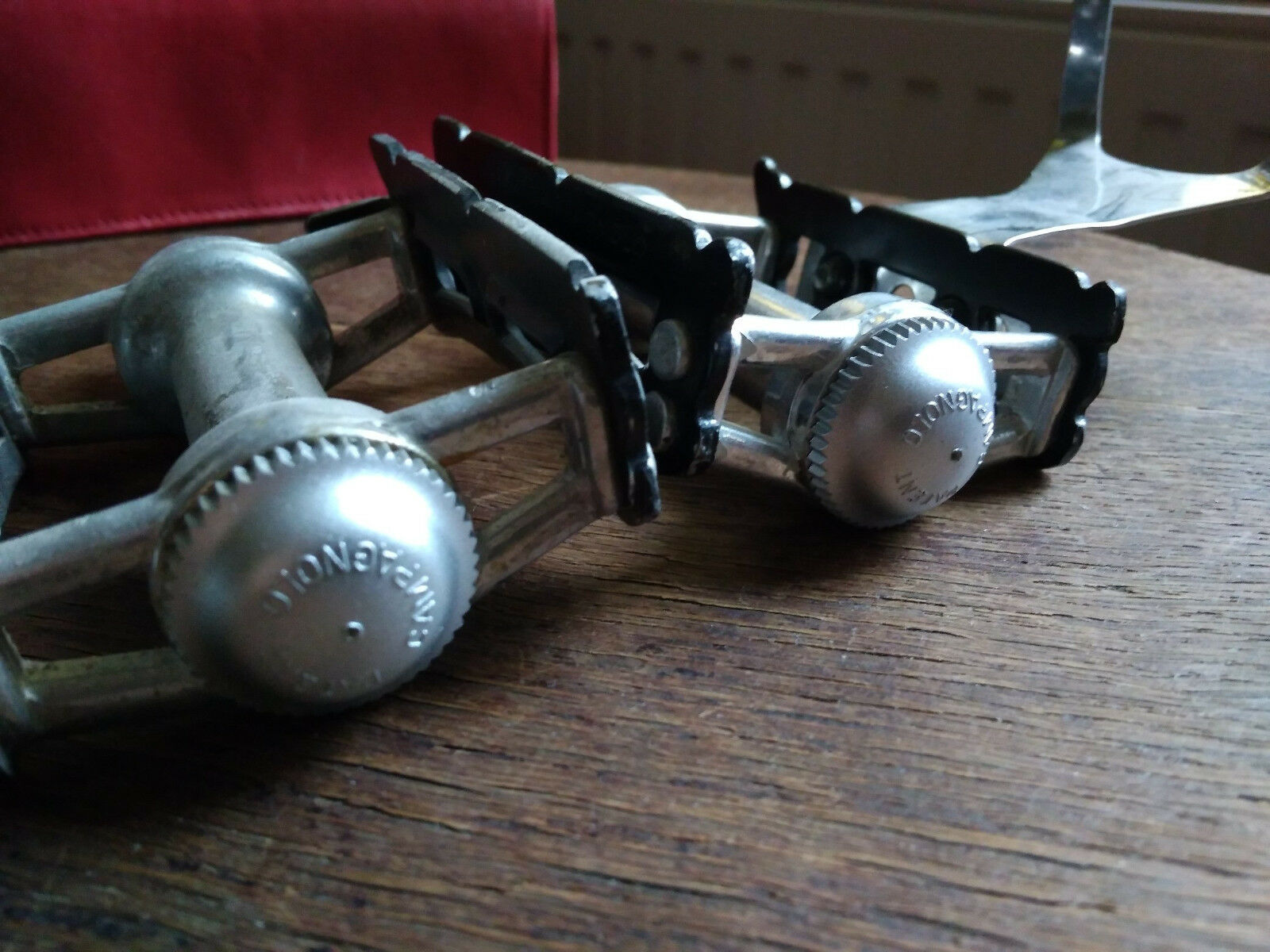 Campagnolo Nuovo Record, Super superleggera Track Pista pedal dust caps silver - Image 4